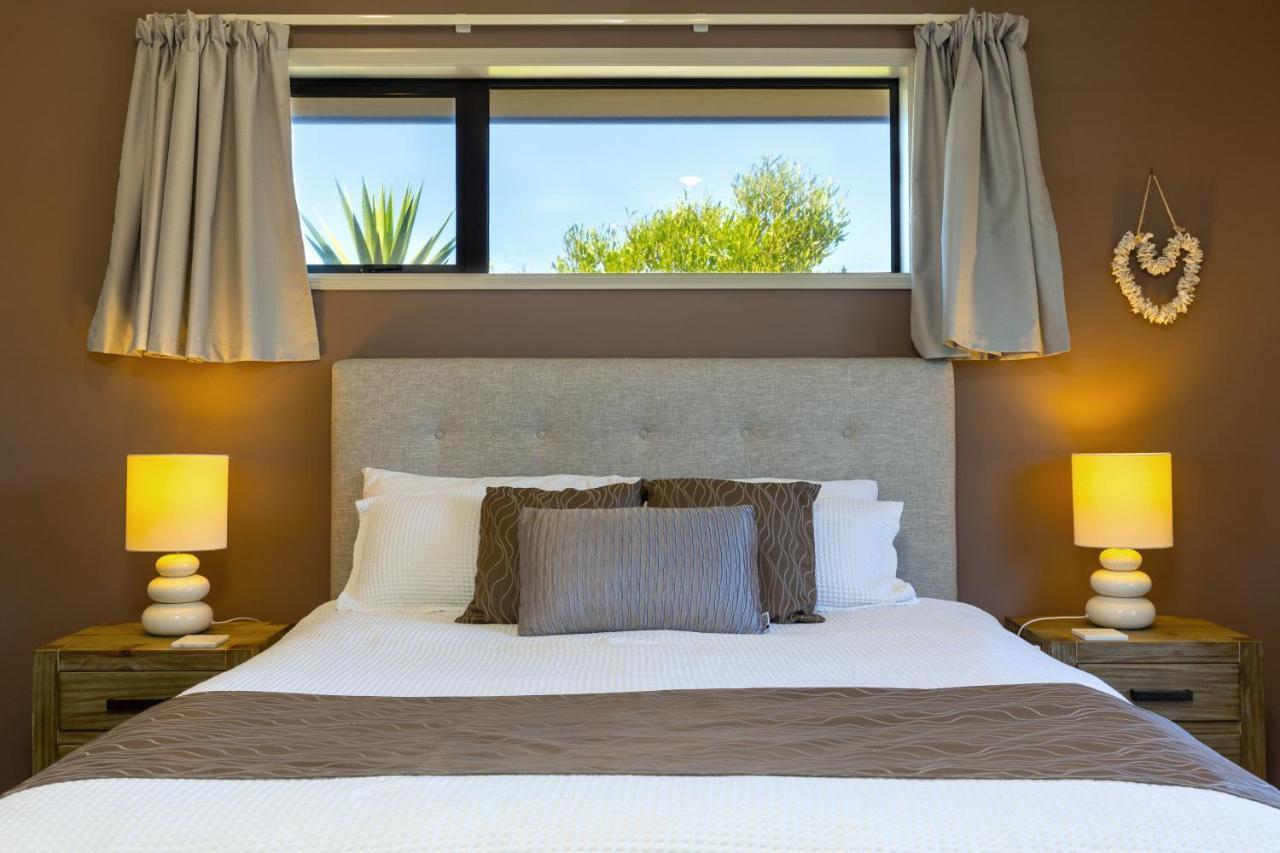 Ocean View Beachfront Apartment Бленем Экстерьер фото